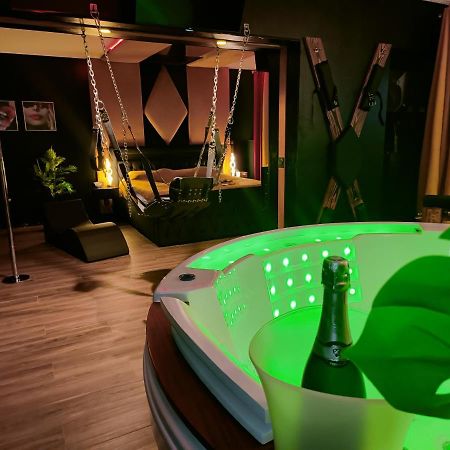 La Loveroom Bdsm De Nice " La Chambre Luxe Des Desirs " エクステリア 写真