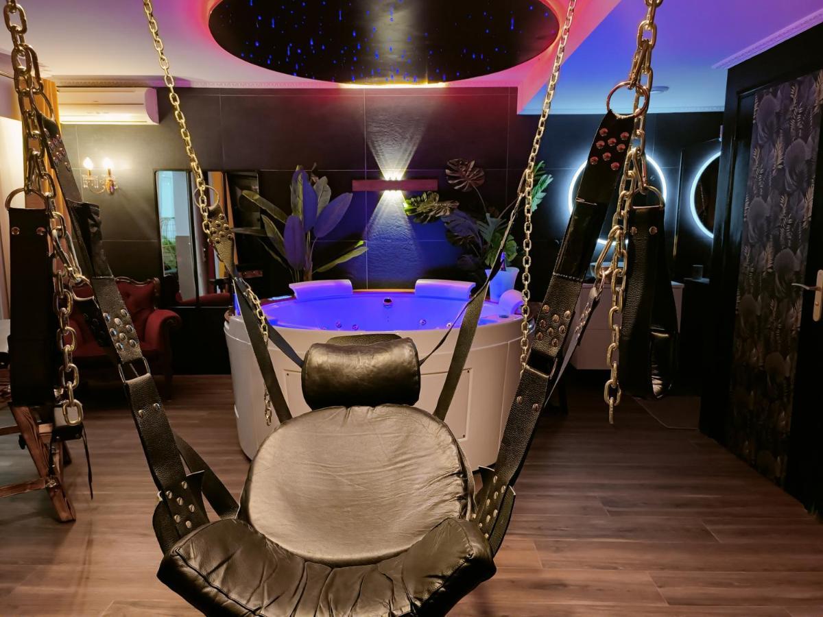 La Loveroom Bdsm De Nice " La Chambre Luxe Des Desirs " エクステリア 写真
