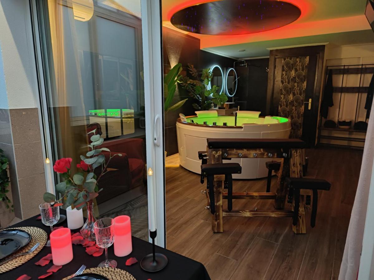 La Loveroom Bdsm De Nice " La Chambre Luxe Des Desirs " エクステリア 写真