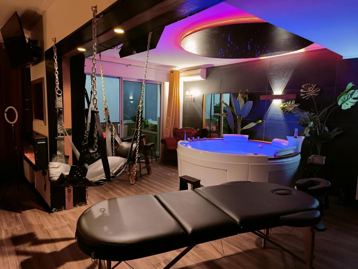 La Loveroom Bdsm De Nice " La Chambre Luxe Des Desirs " エクステリア 写真