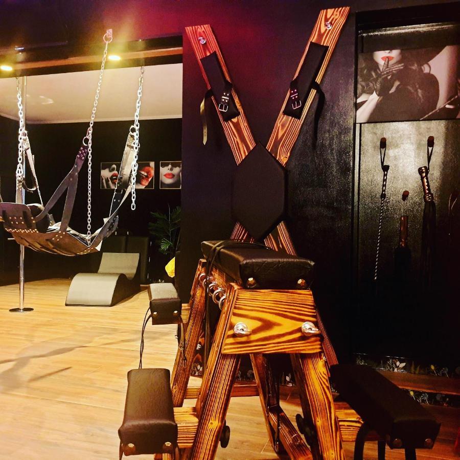 La Loveroom Bdsm De Nice " La Chambre Luxe Des Desirs " エクステリア 写真